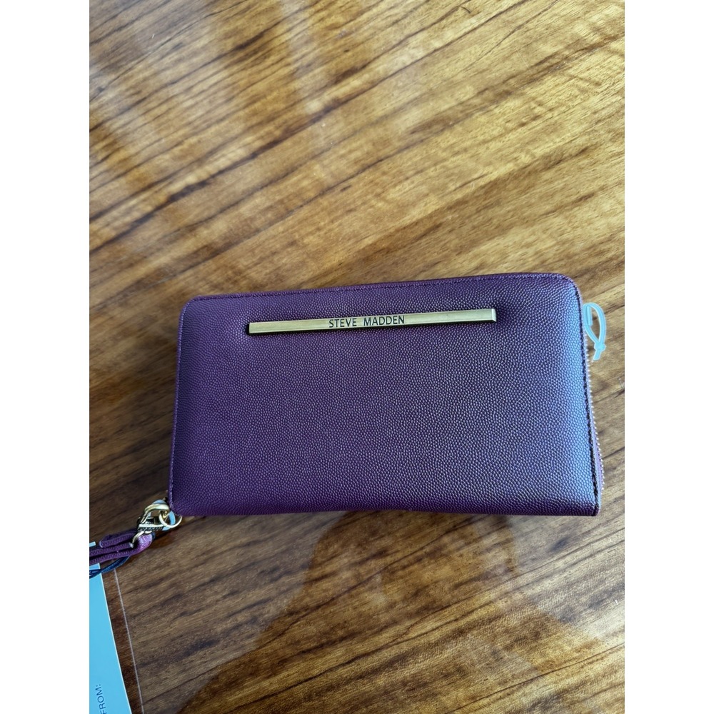 Steve Madden BZippy Cranberry Bloodstone Faux Leather Wristlet Wallet NEW
